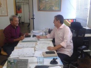 Secretário José Antônio em reunião com o coordenador do DNOCS, Djalma Policarpo.