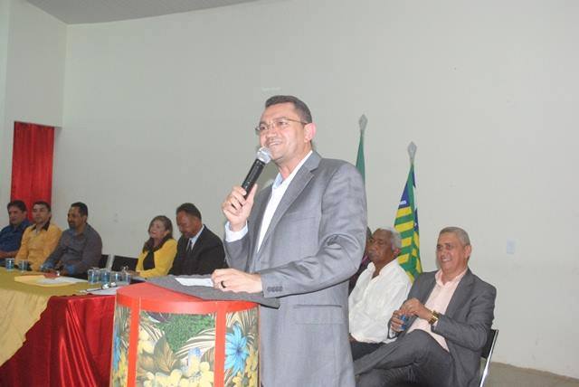 O prefeito agradeceu ao povo de Itainópolis pela honraria.