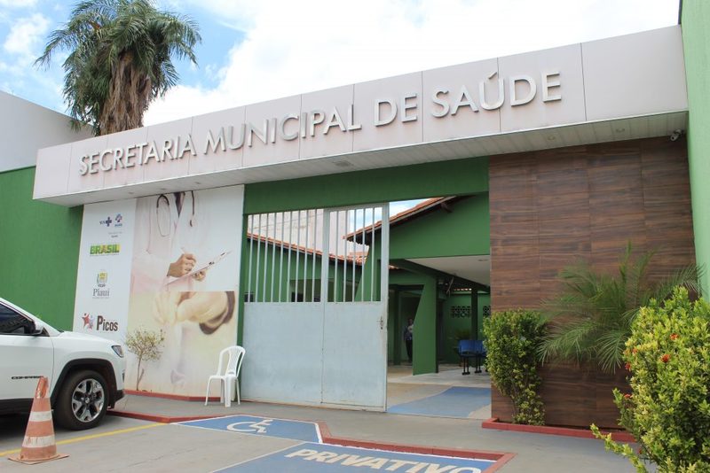 PREFEITURA DE PICOS Secretaria Municipal de Saúde realiza pagamento de servidores referente ao