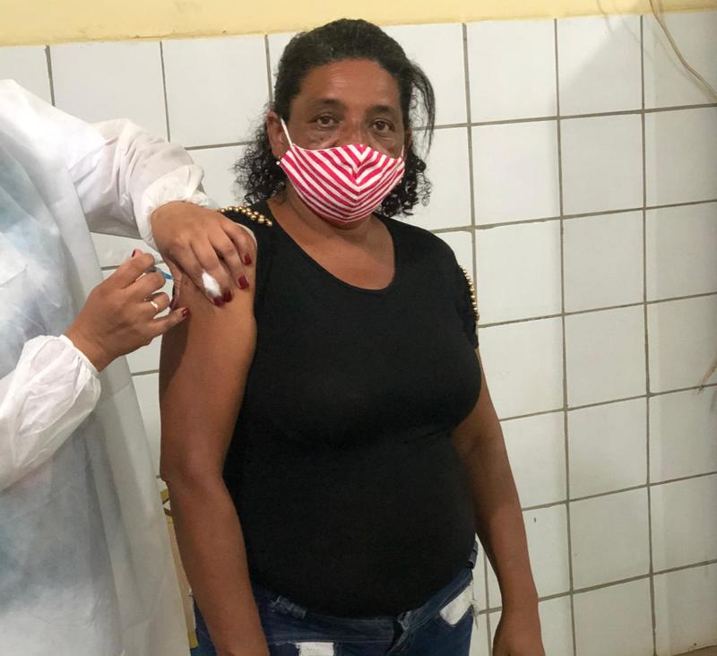 PREFEITURA DE PICOS Saúde de Picos inicia vacinação da ª dose contra a Covid PREFEITURA DE